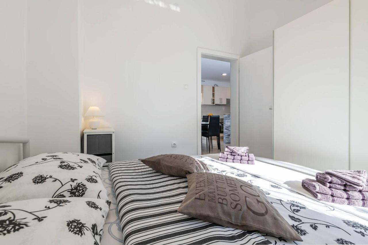 Apartment Petra Pula Zewnętrze zdjęcie