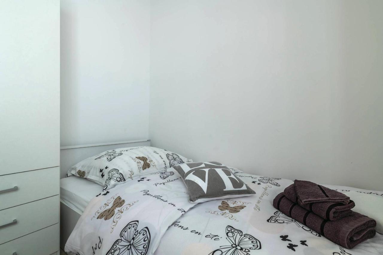 Apartment Petra Pula Zewnętrze zdjęcie